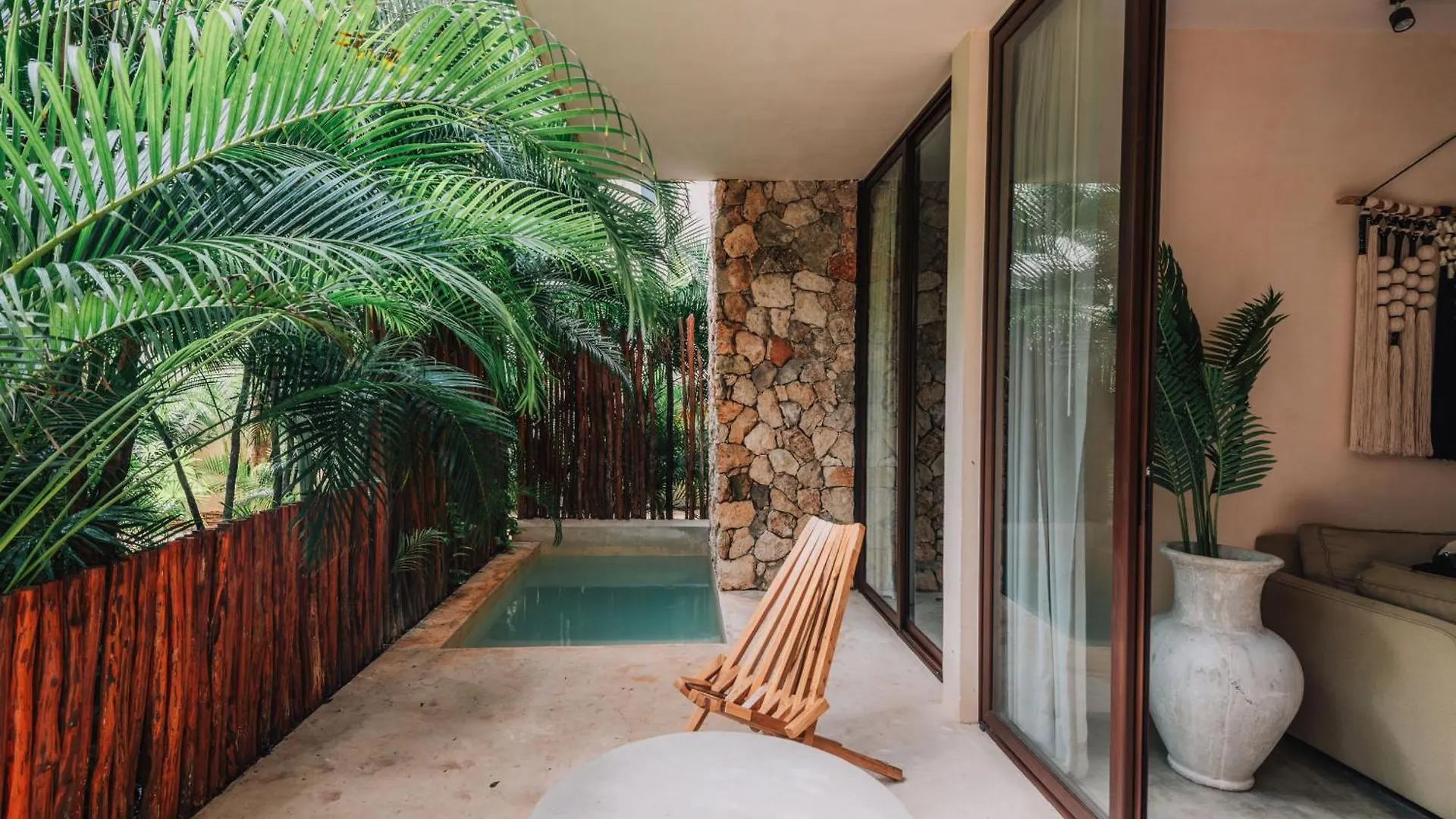 Spacious, Stylish, Comfortable, 2Bd 2Bth Condo,Private Pool 24Hr Concierge Tulum