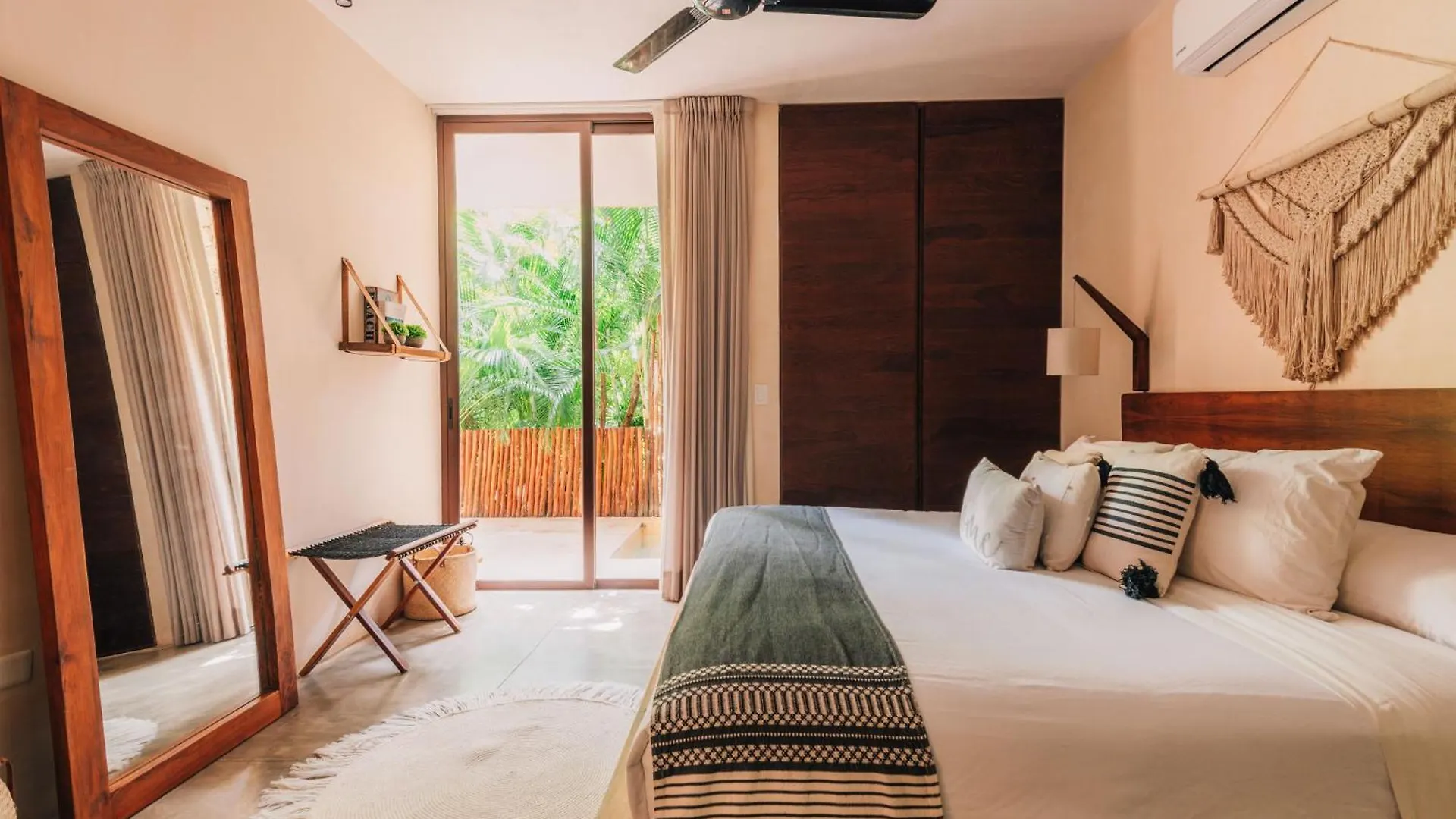 Spacious, Stylish, Comfortable, 2Bd 2Bth Condo,Private Pool 24Hr Concierge Tulum Aparthotel