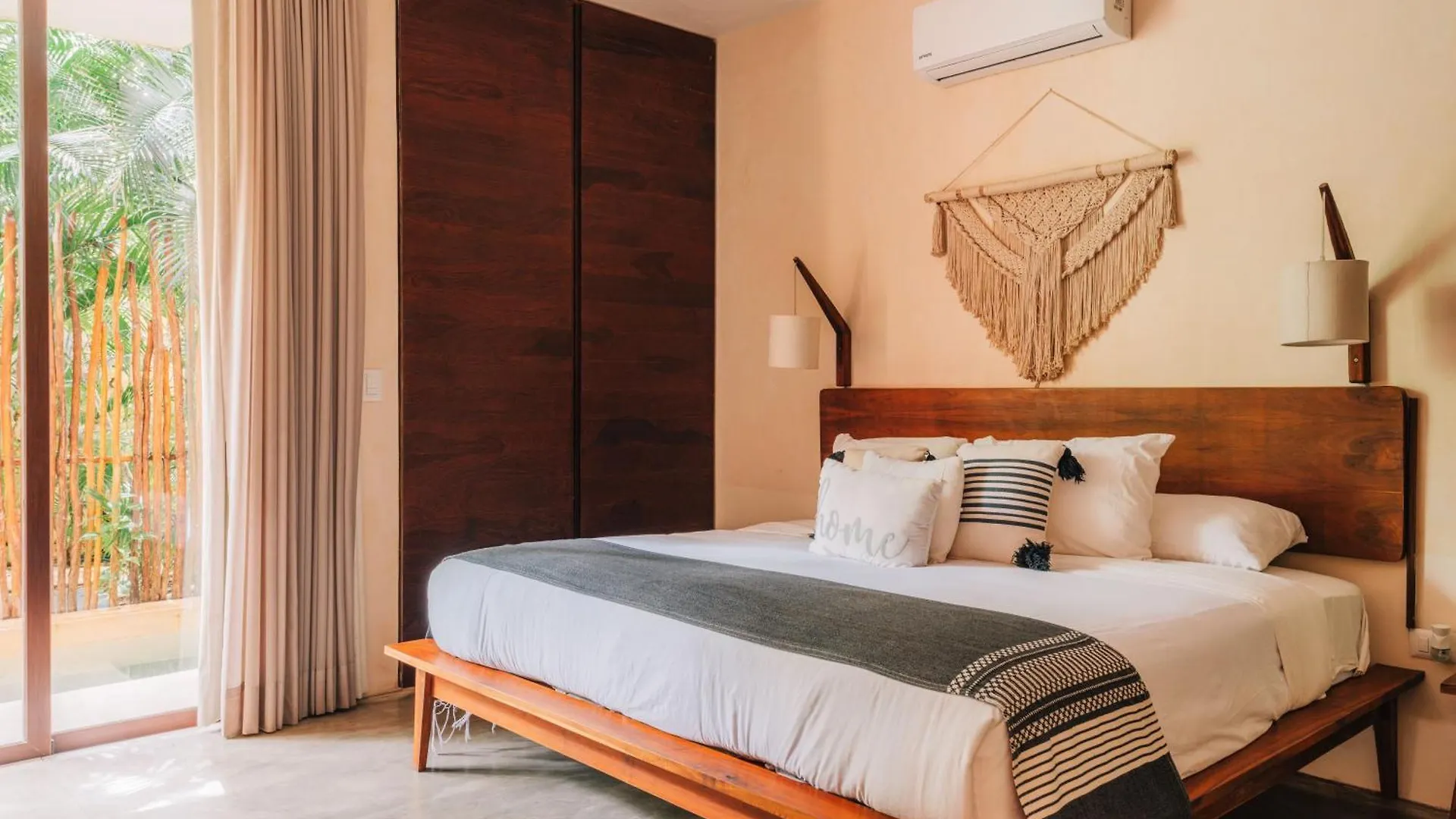 Aparthotel Spacious, Stylish, Comfortable, 2Bd 2Bth Condo,Private Pool 24Hr Concierge Tulum