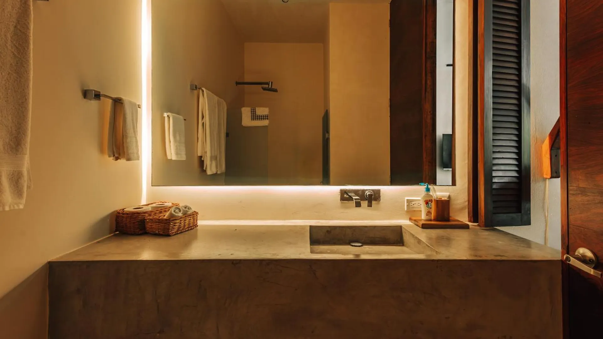 Spacious, Stylish, Comfortable, 2Bd 2Bth Condo,Private Pool 24Hr Concierge Tulum 0*,